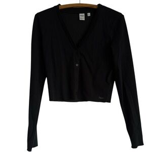 TNA Aritzia Waffle Knit Cropped V Neck Button Long Sleeved Top Size Small